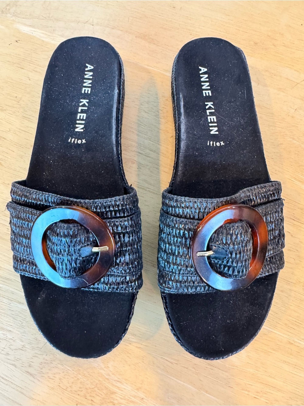 Anne Klein | Black iFlex Slide Sandal with Tortoise Shell Buckle, 8 - Picture 3 of 11